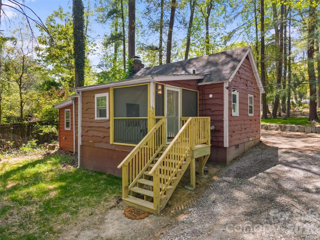 1110 3rd Avenue W multiple, Hendersonville, NC 28739