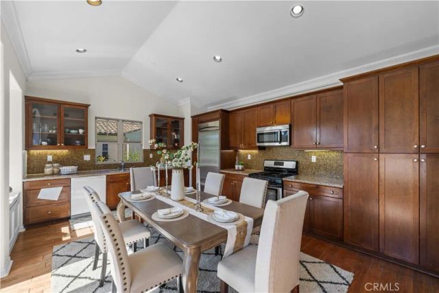 102 Mission, Irvine, CA 92620