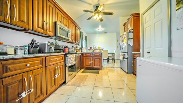 716 VERSAILLES LANE, Kissimmee, FL 34759