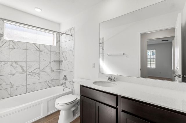 625 Waterway Ave, Hutto, TX 78634