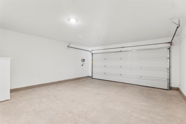 625 Waterway Ave, Hutto, TX 78634