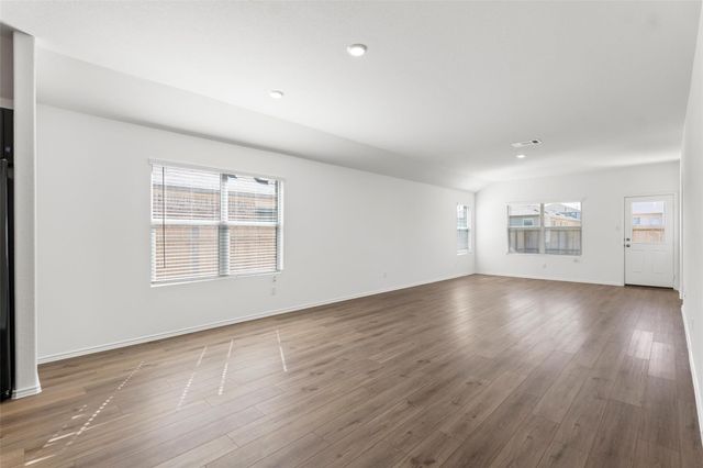 625 Waterway Ave, Hutto, TX 78634