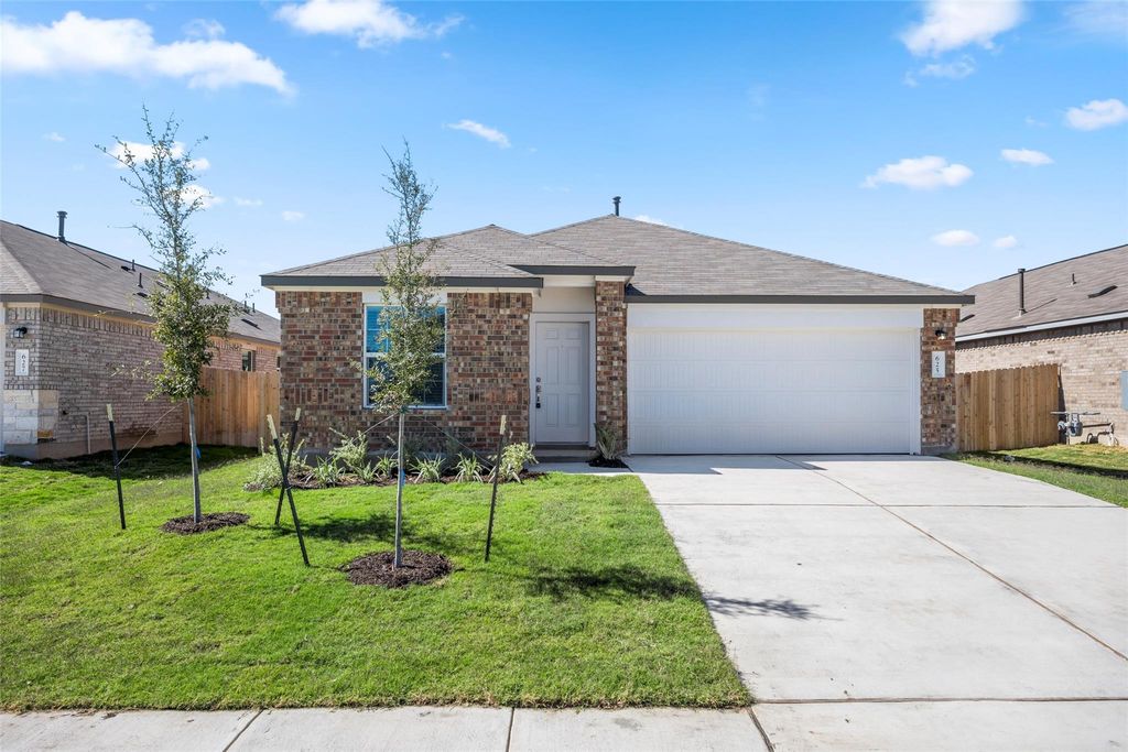 625 Waterway Ave, Hutto, TX 78634