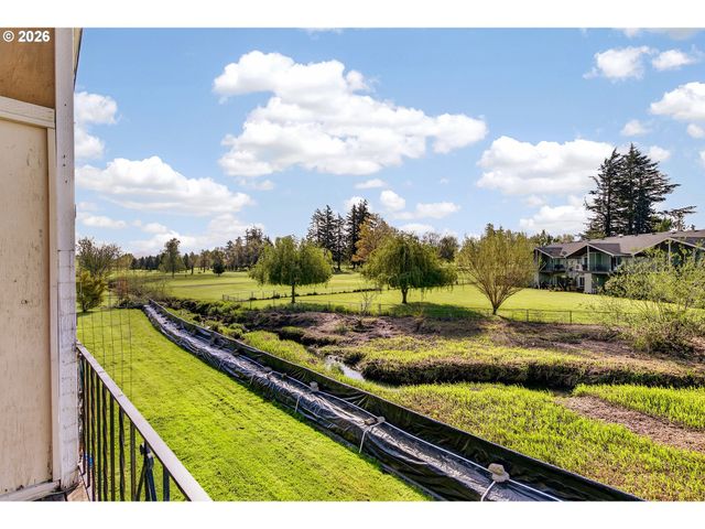 1702 Ne HOGAN Dr, Gresham, OR 97030
