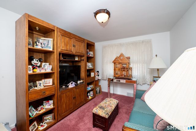 25 River Road, East Haven, CT 06512