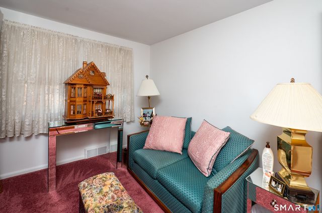 25 River Road, East Haven, CT 06512