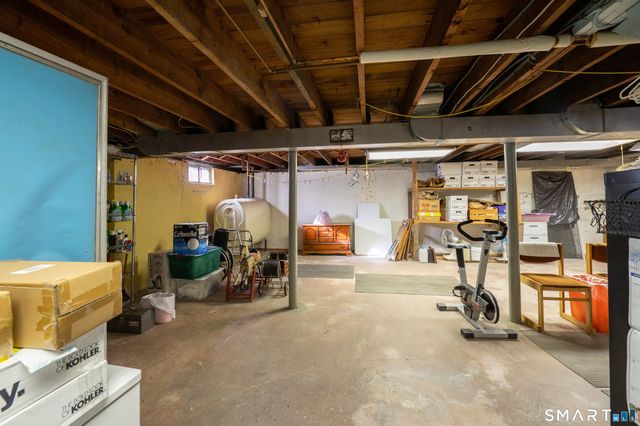 25 River Road, East Haven, CT 06512