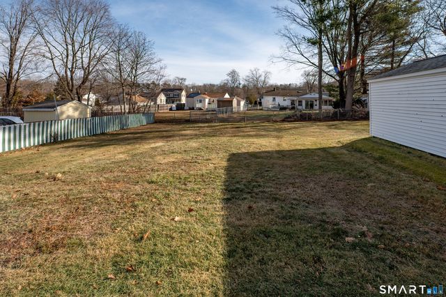 25 River Road, East Haven, CT 06512