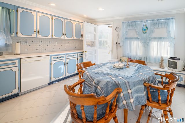 25 River Road, East Haven, CT 06512