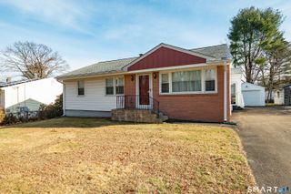 25 River Road, East Haven, CT 06512