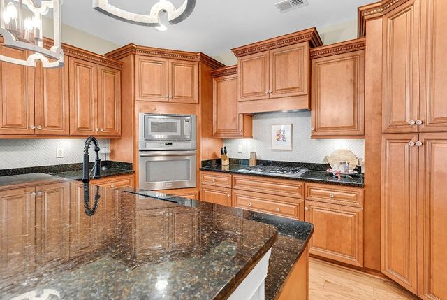 16 Vintners Ln., Murrells Inlet, SC 29576