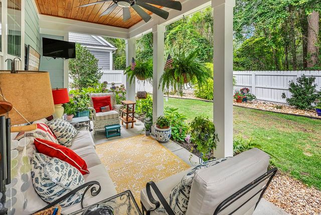 16 Vintners Ln., Murrells Inlet, SC 29576