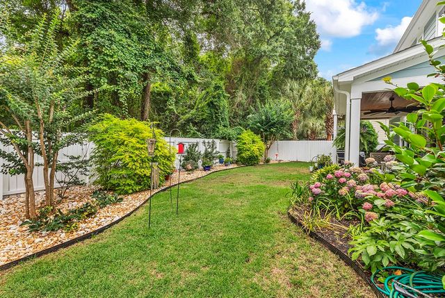 16 Vintners Ln., Murrells Inlet, SC 29576