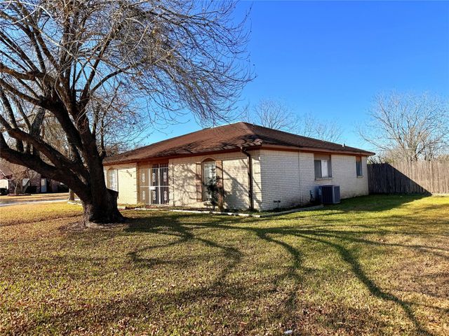 2112 Rose Road, Pearland, TX 77581