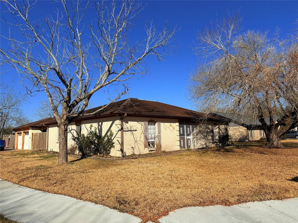 2112 Rose Road, Pearland, TX 77581