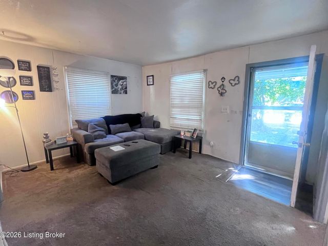 4004 Churchman Ave, Louisville, KY 40215