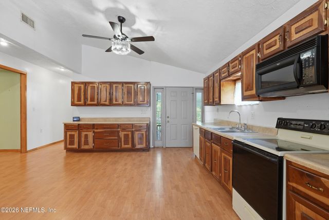 246 AZALEA Avenue, Interlachen, FL 32148