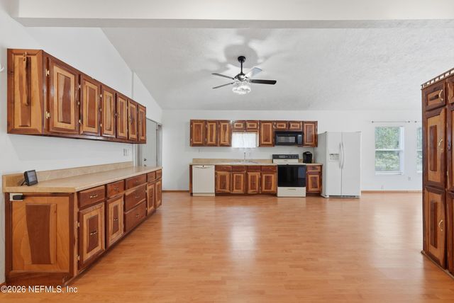246 AZALEA Avenue, Interlachen, FL 32148