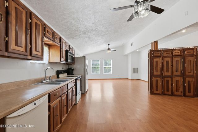 246 AZALEA Avenue, Interlachen, FL 32148