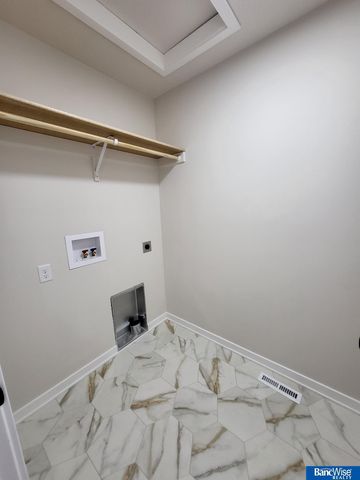 1725 W Trout Drive, Lincoln, NE 68521