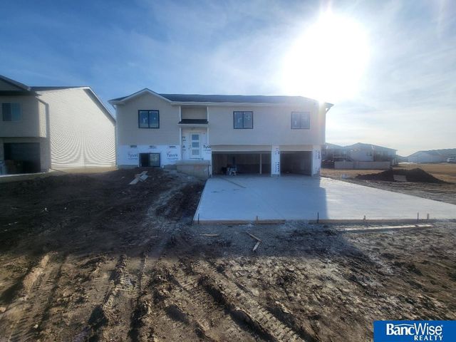 1725 W Trout Drive, Lincoln, NE 68521