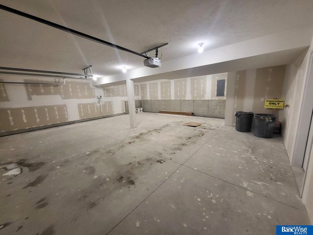 1725 W Trout Drive, Lincoln, NE 68521