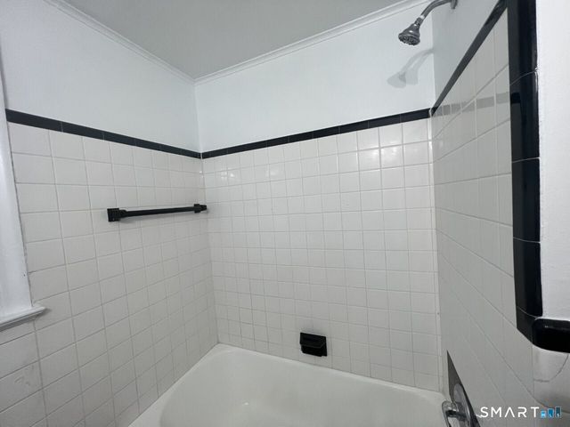 23 Pinewood Road, Hamden, CT 06518