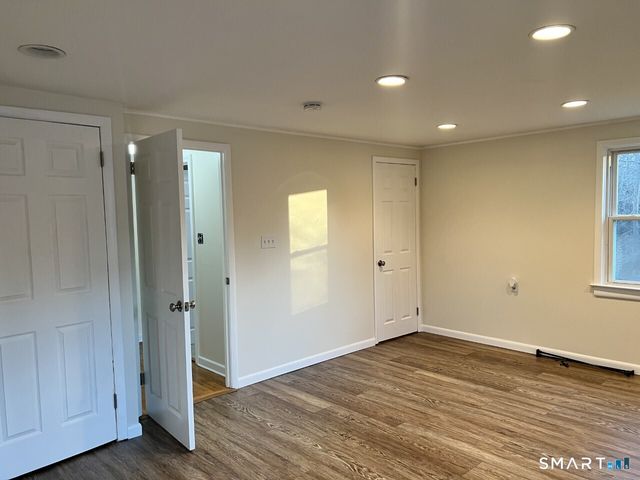 23 Pinewood Road, Hamden, CT 06518