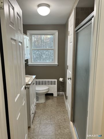 23 Pinewood Road, Hamden, CT 06518