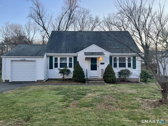 23 Pinewood Road, Hamden, CT 06518