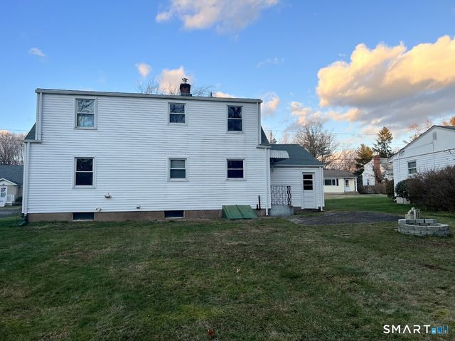 23 Pinewood Road, Hamden, CT 06518