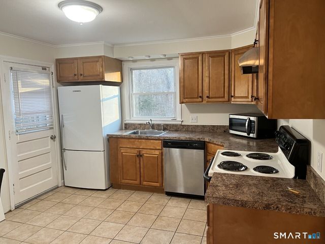 23 Pinewood Road, Hamden, CT 06518