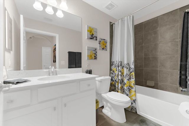 17626 GAWTHROP DRIVE 207, Bradenton, FL 34211