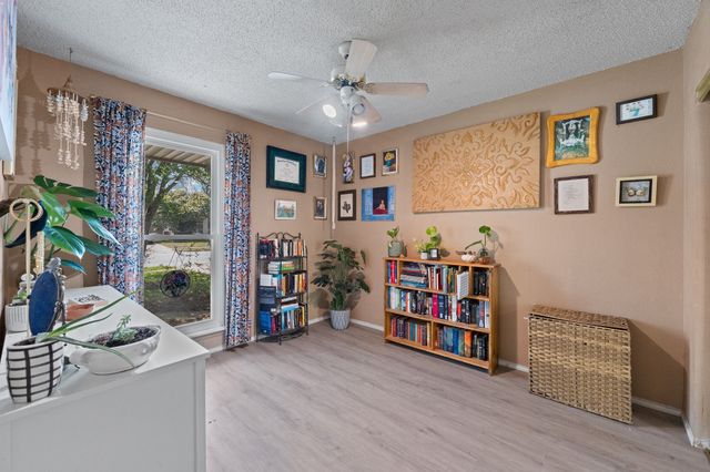 1013 Waverly Drive, Arlington, TX 76015