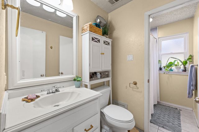 1013 Waverly Drive, Arlington, TX 76015