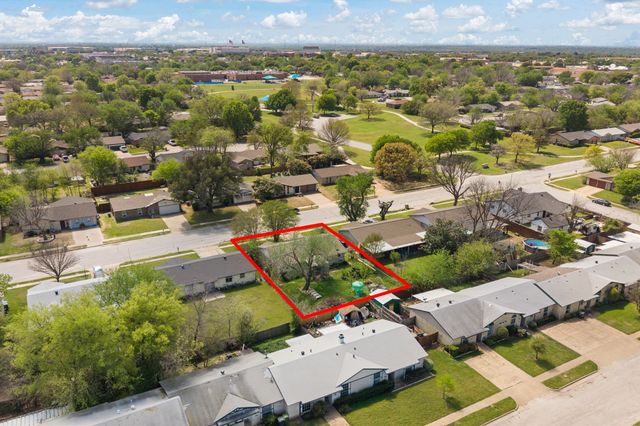 1013 Waverly Drive, Arlington, TX 76015