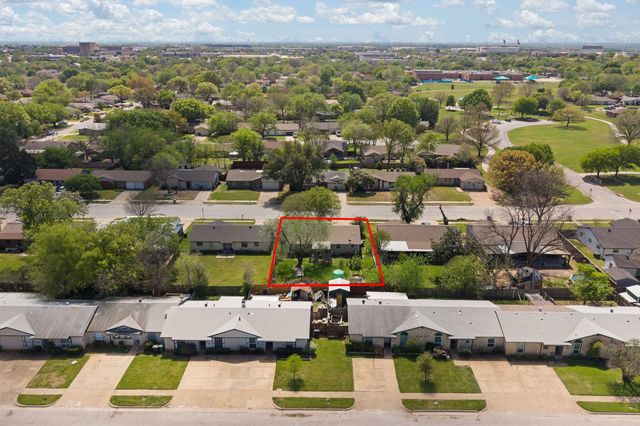 1013 Waverly Drive, Arlington, TX 76015