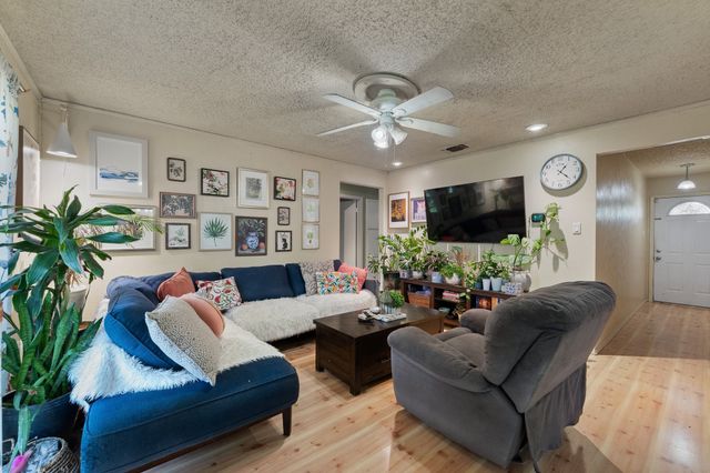 1013 Waverly Drive, Arlington, TX 76015