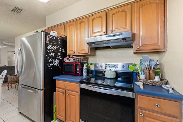 1013 Waverly Drive, Arlington, TX 76015