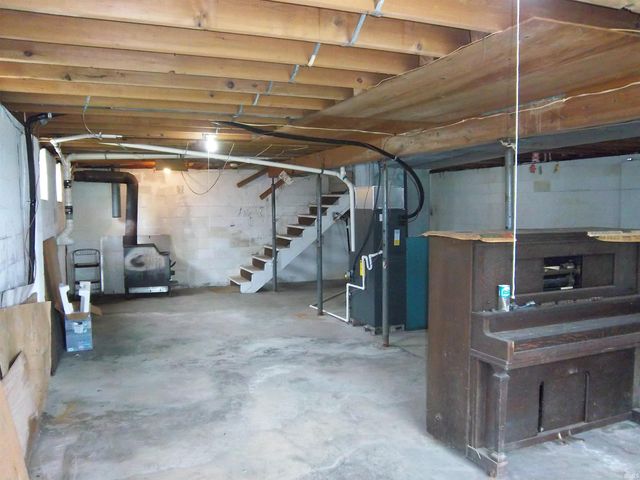 5490 S Ison Road, Bloomington, IN 47403