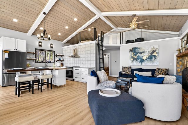 35 Laurel Mountain Estates Drive N, Blairsville, GA 30512