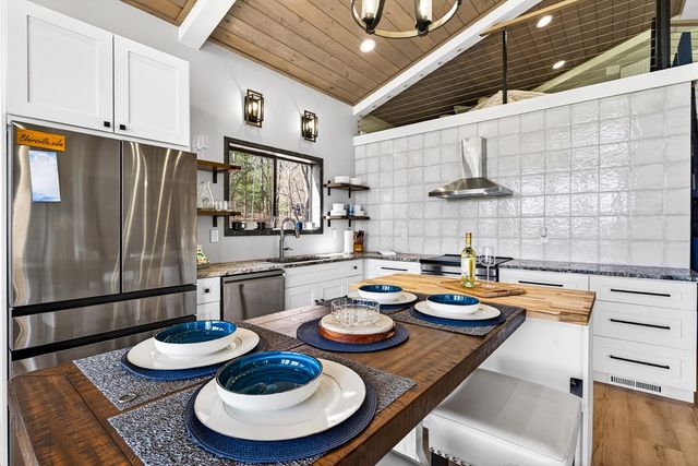 35 Laurel Mountain Estates Drive N, Blairsville, GA 30512