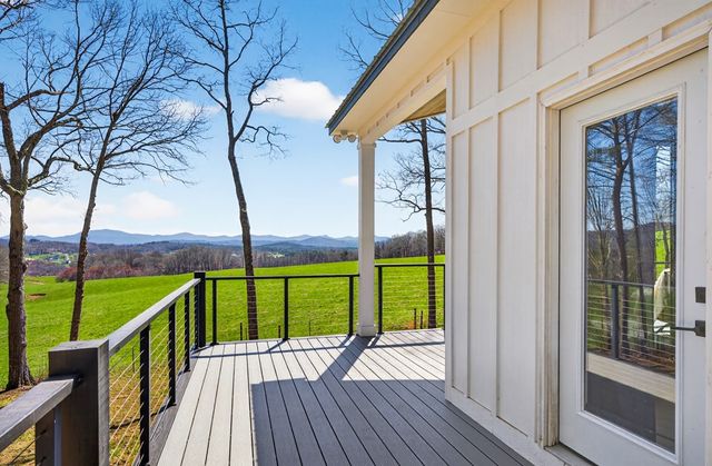 35 Laurel Mountain Estates Drive N, Blairsville, GA 30512