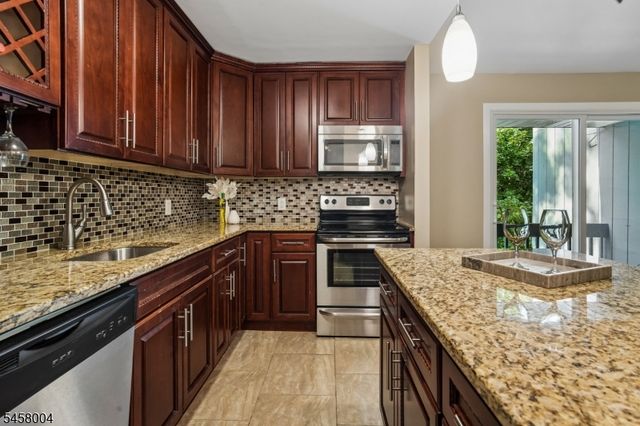 141 Marion Dr, West Orange Twp., NJ 07052