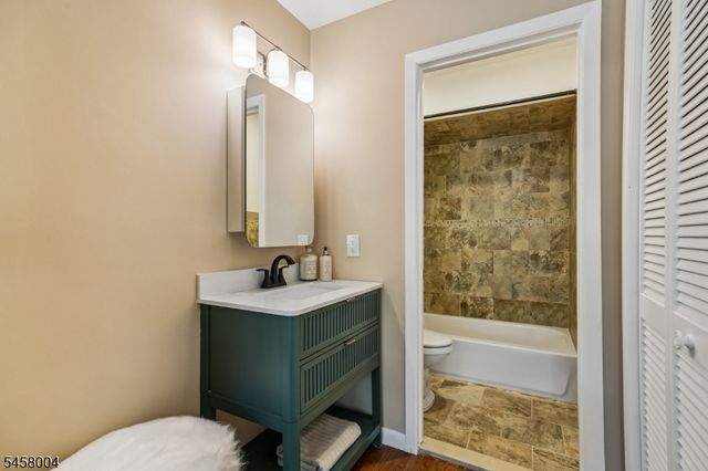 141 Marion Dr, West Orange Twp., NJ 07052