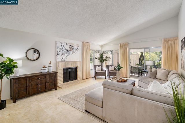 2662 Saklan Indian 1, Walnut Creek, CA 94595