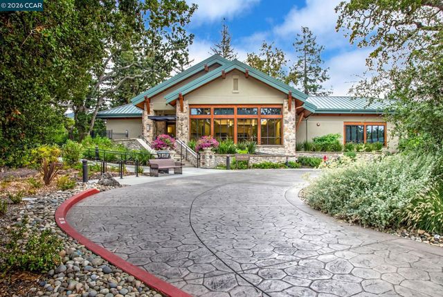 2662 Saklan Indian 1, Walnut Creek, CA 94595