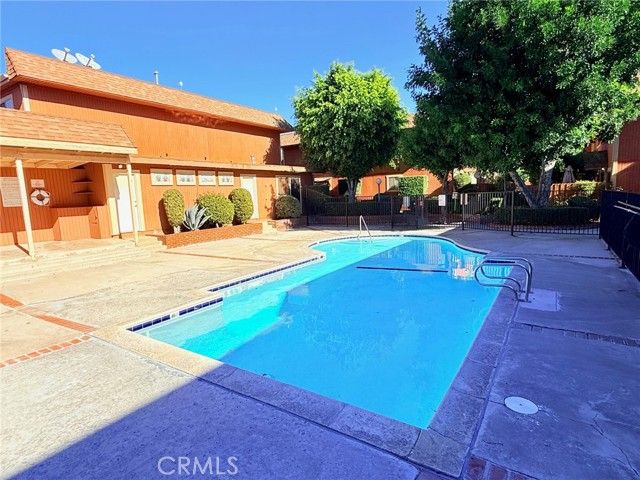 14265 Terra Bella Street 32, Panorama City (los Angeles), CA 91402