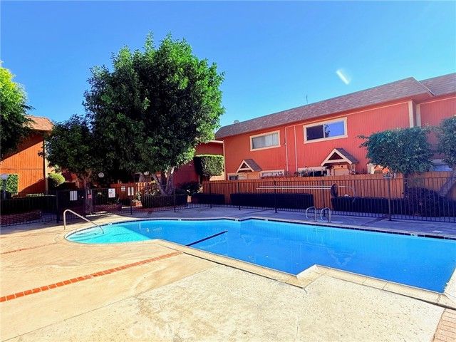 14265 Terra Bella Street 32, Panorama City (los Angeles), CA 91402