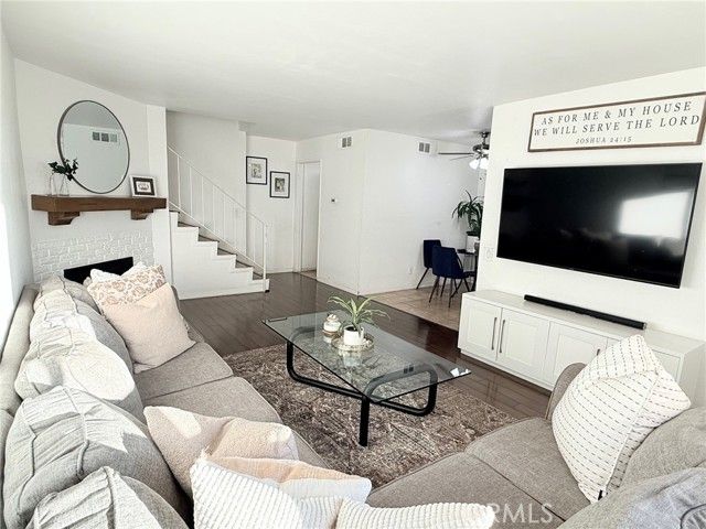 14265 Terra Bella Street 32, Panorama City (los Angeles), CA 91402